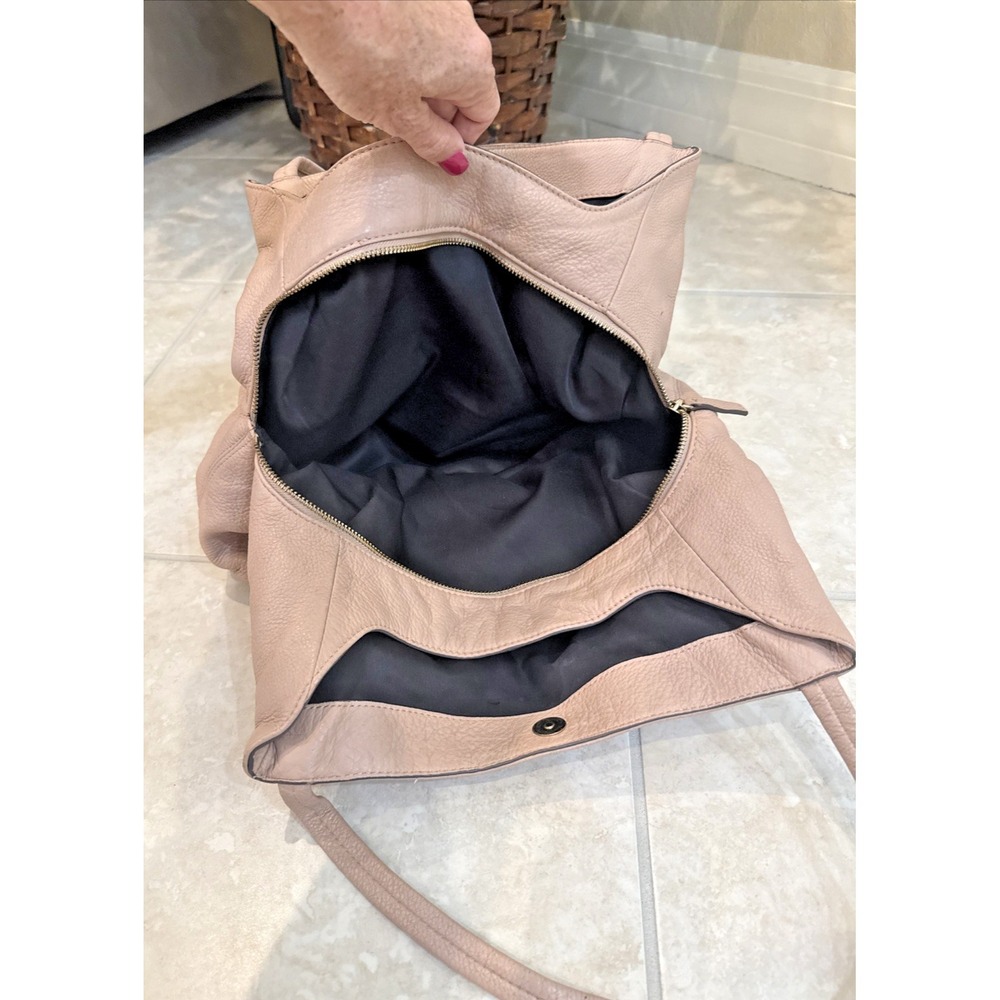 Vince Camuto Hobo Pebbled Leather Shoulder Handbag in Cameo Rose Blush Pink - Picture 6 of 13